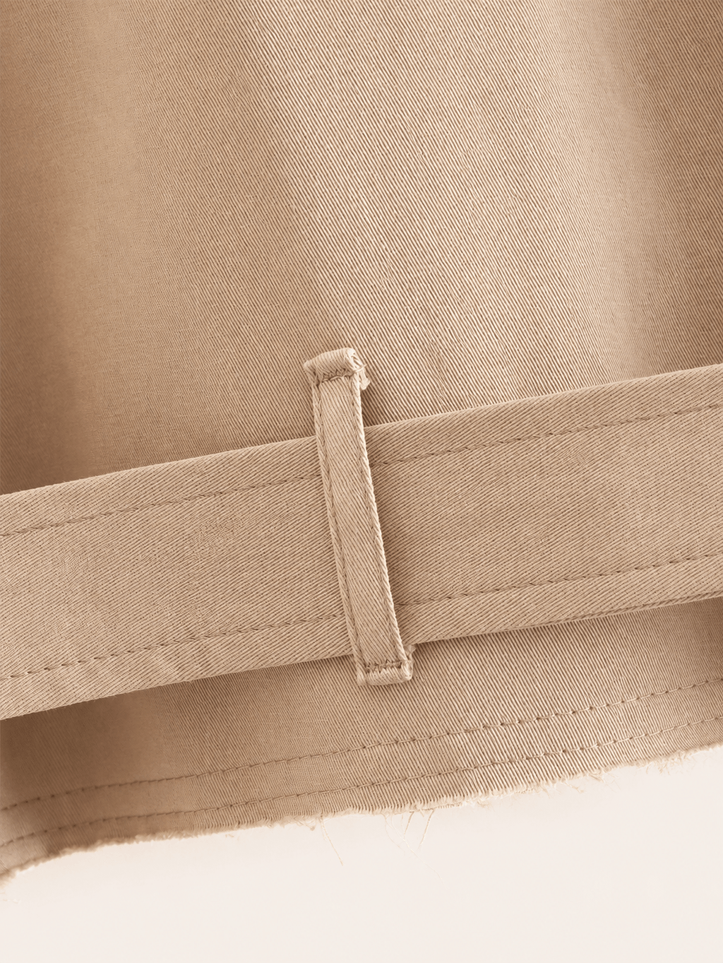 Veste trench courte camel Maison Hishma, détail du vêtement